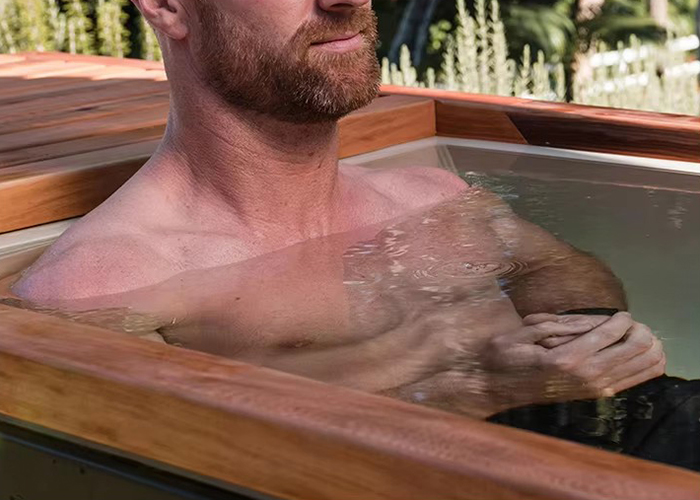 wooden cold tub